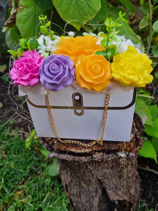 Букет от ароматни сапунени цветя