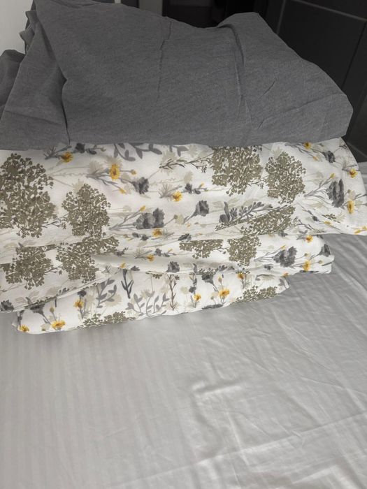 Vând lenjerii pat noi de 2 persoane cu cearceaf cu elastic