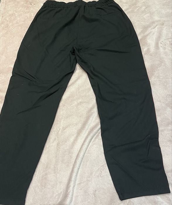 Черен и бежов панталон - прочетете описанието