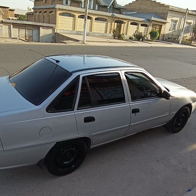 Sro’chni sotladi Nexia 2. 6200$. 2015 yill zo’r moshina nexia2  1.6