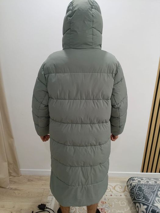 Продам пуховик на зиму