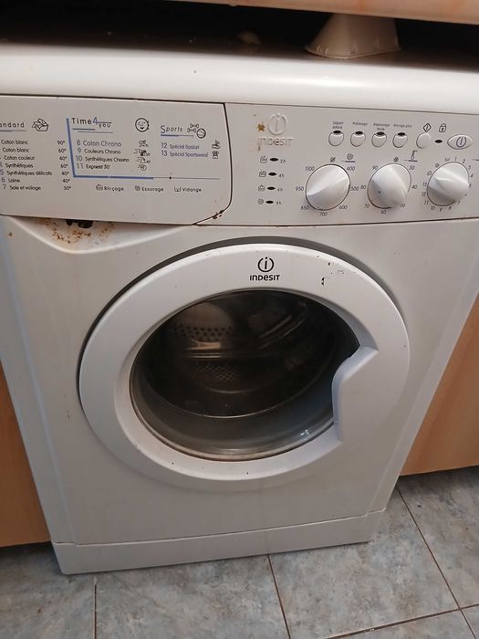 Maisna de spalat Indesit