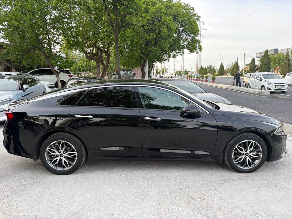 Kia k5 srochna sotiladi