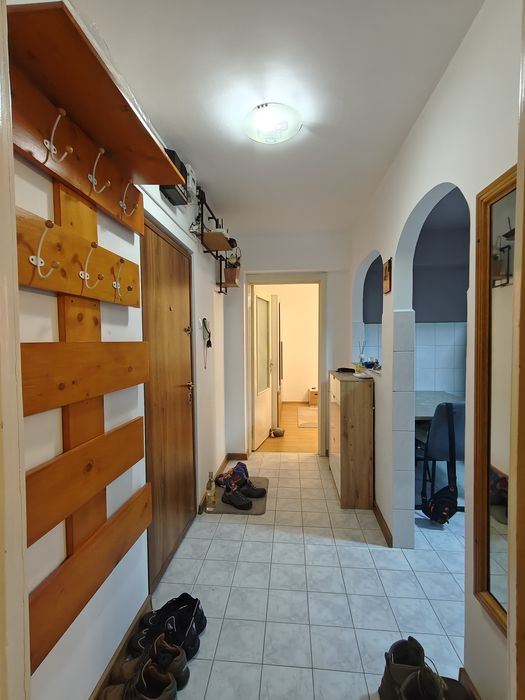 Proprietar, vând apartament 3 camere, Rogerius (zona Pietei), Etaj 1