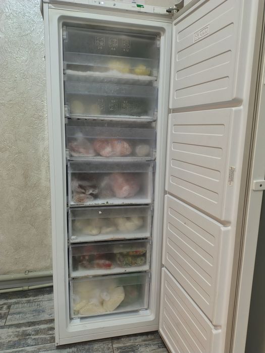 Продам морозильную камеру