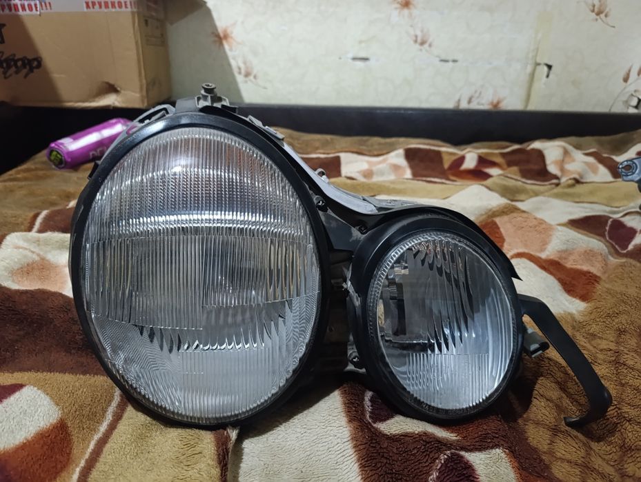 Фара на Мерседес 210 до рестайлинг