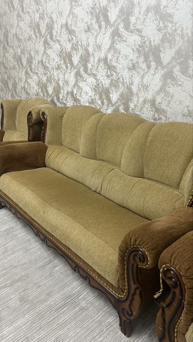 Диван и два кресла