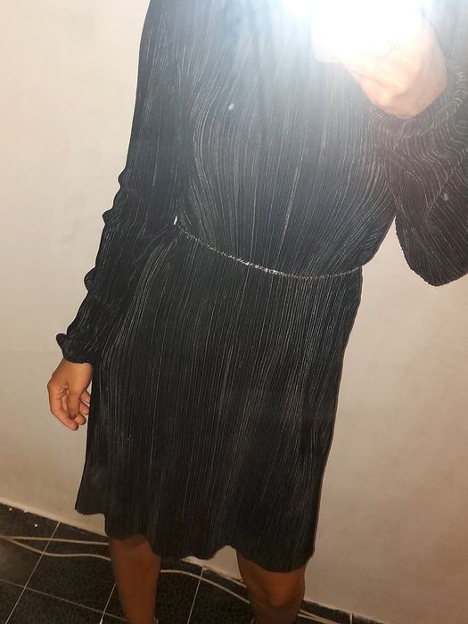Rochie cu mânecă lunga elegantă
