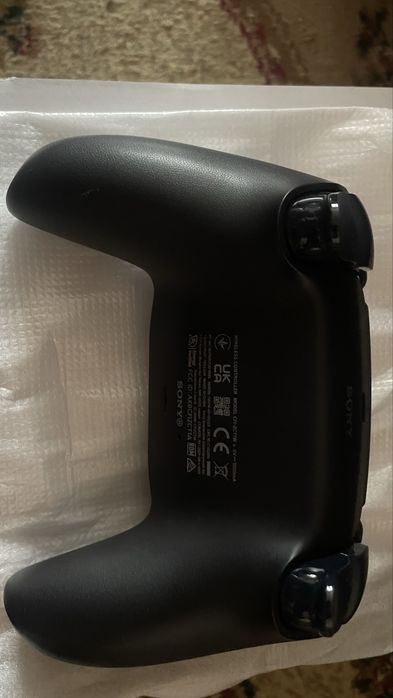 Продам геймпад на пс 5
