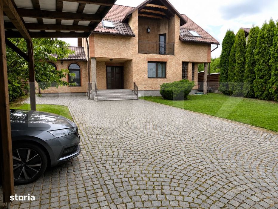 Casa premium P+E+M cu sistem fotovoltaic 15 kW, teren de 700 mp