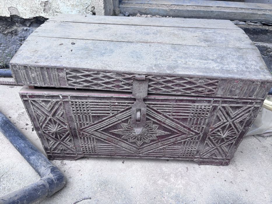 Әр түрлі заттар бар