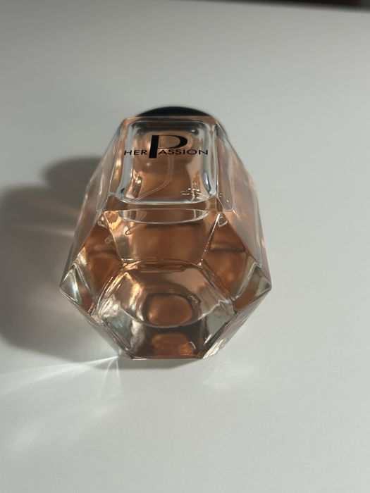 Farmasi Her Passion, apă de parfum, folosit (~80-90% rămas)