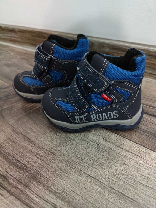 Vând ghetuțe DEI-tex mărimea 23