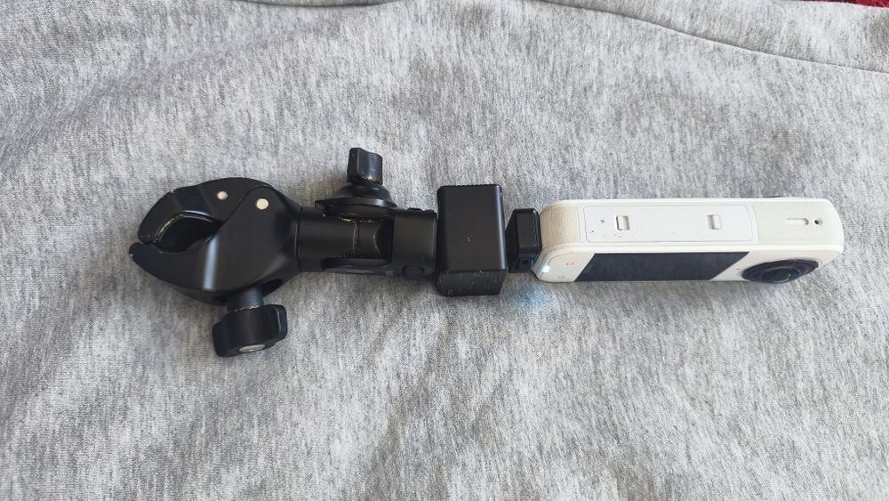 Vand cameră Insta360