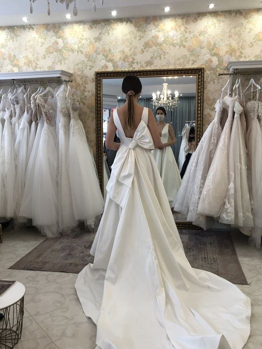 Дизайнерска сватбена рокля Eva Lendel (размер 38 -S/M)