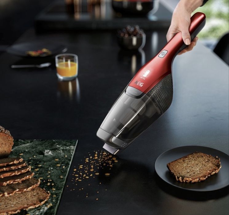 Безкабелна прахосмукачка AEG  CX7