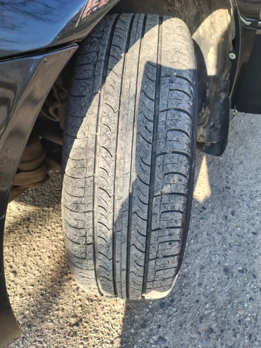 Продам 8-шт Шины