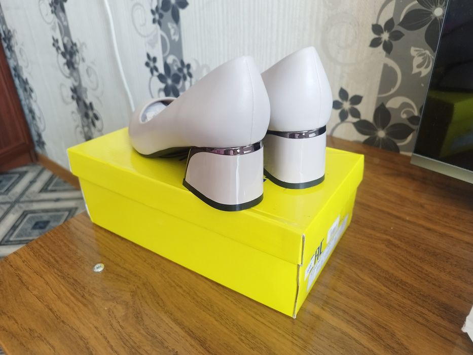 Продаю летние туфли