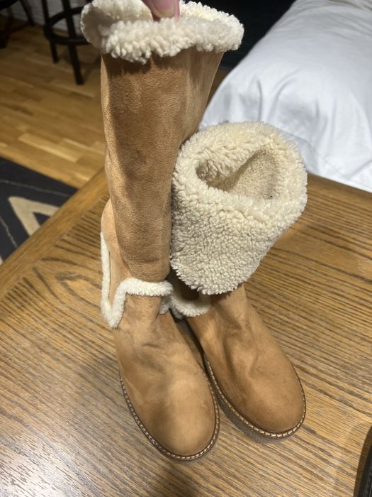 Salvadore Ferragamo cizme piele intoarsa !  marimea 4- 37 eu