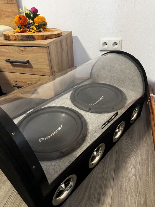 Sobwoofer auto plus stație