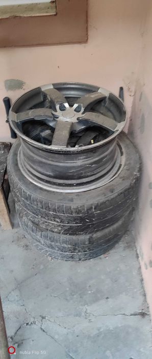 Jante auto cu trei anvelopa