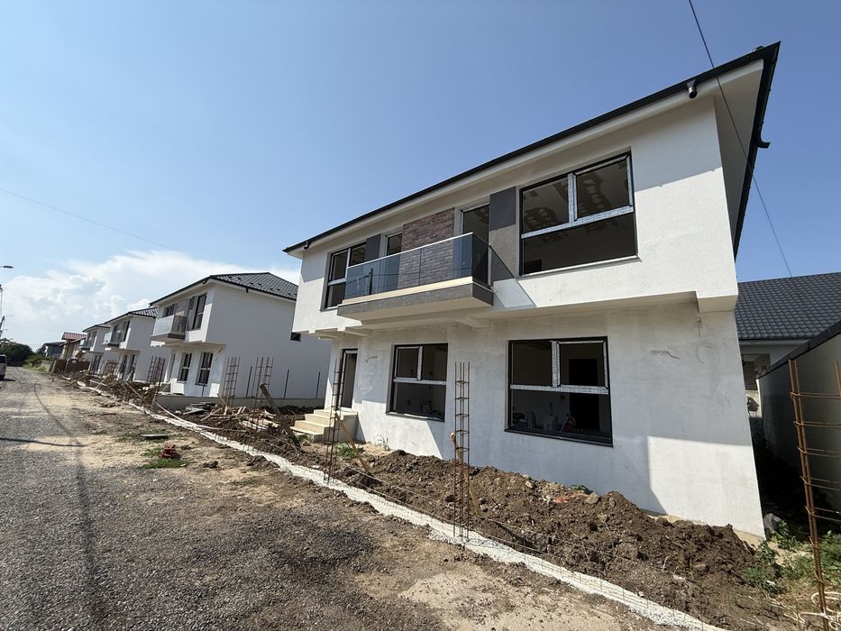 Casă individuală P+ETAJ+Pod Valu lui Traian, 265 mp teren • 2 parcări