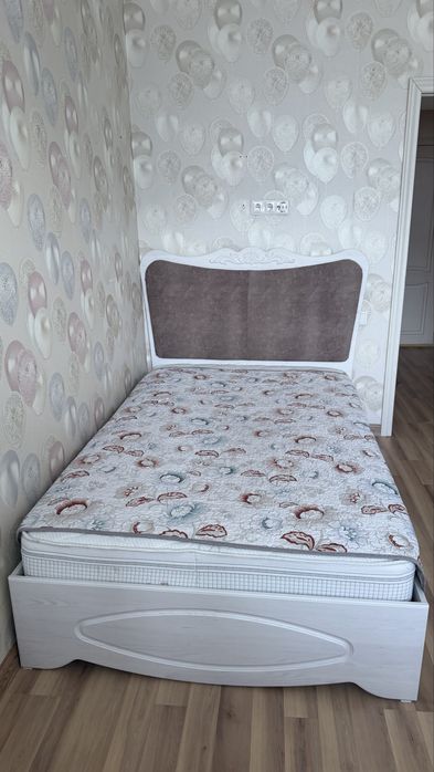 Кровать + матрас срочно !