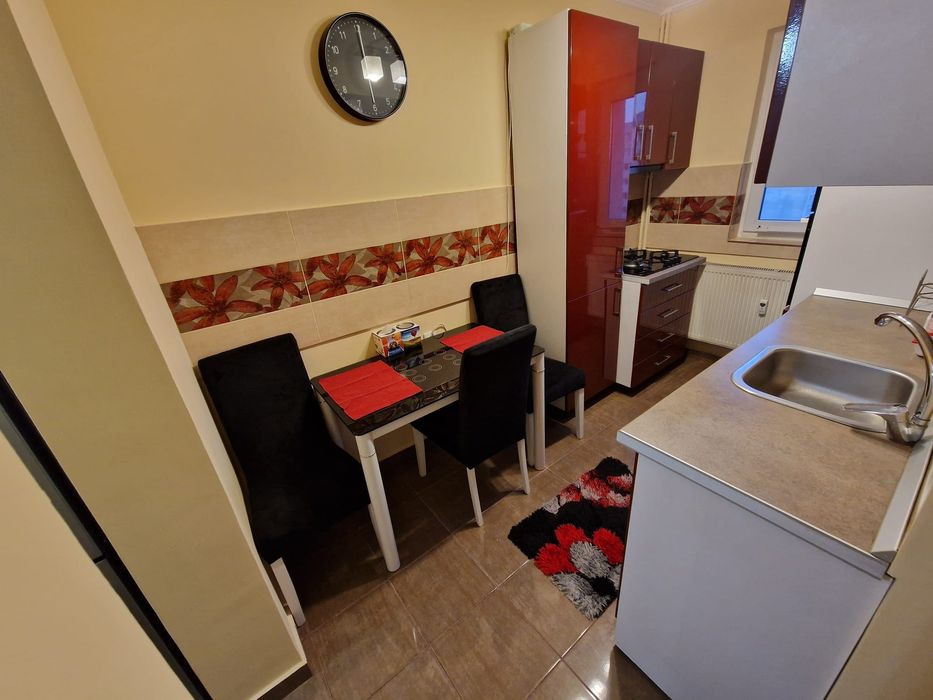 Închiriez apartament 2 camere Favorit Drumul Taberei