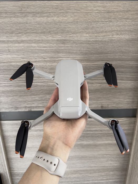 Дрон Dji mini 2 SE
