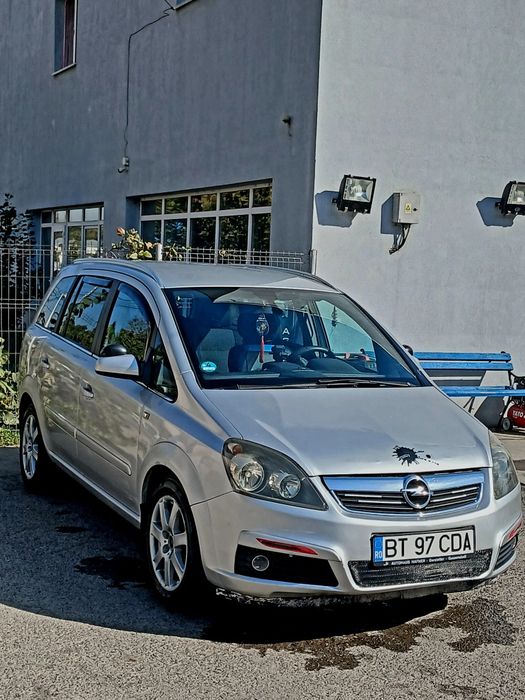Vând Opel Zafira