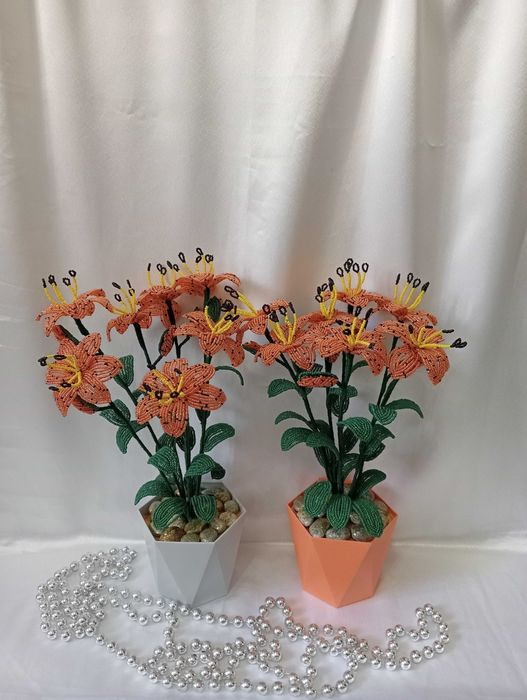 Цветы и деревья из бисера.