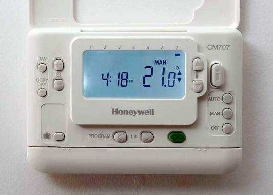 Termostat Honeywell CM707 ecran luminat