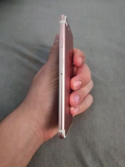 Vând iPhone 7 că nou