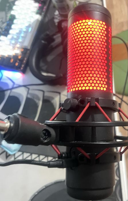 продам микрофон HuperX