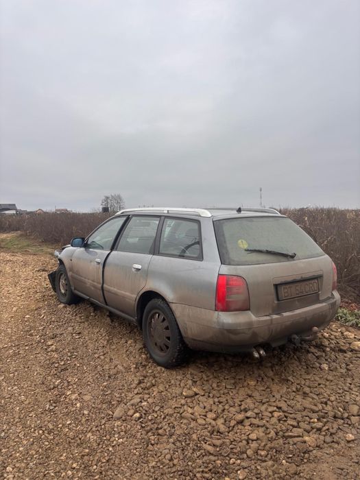500€ audi a4 2001 Motor functinabil/Avariat