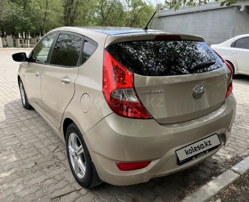 Hyundai accent 2013