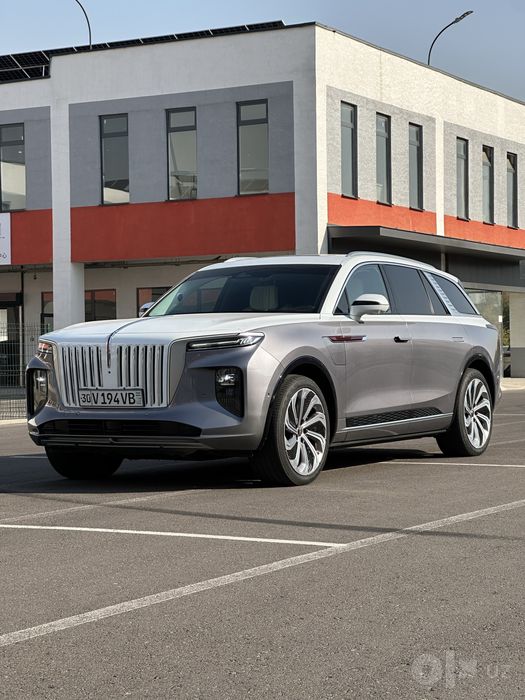 Hongqi E-HS9 electro SUV - AWD