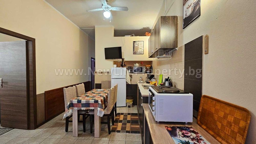 Търговско помещение в р-н „Стария възел“, Слънчев бряг