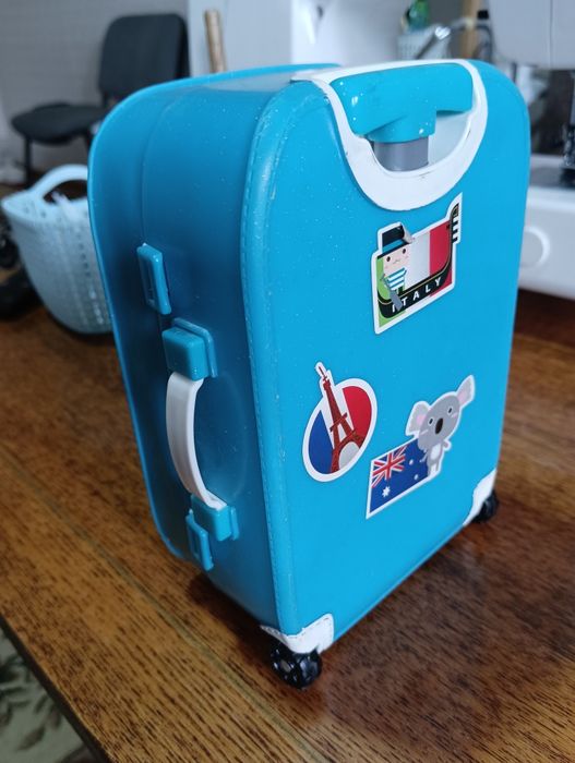 Продам фирменный детский чемоданчик