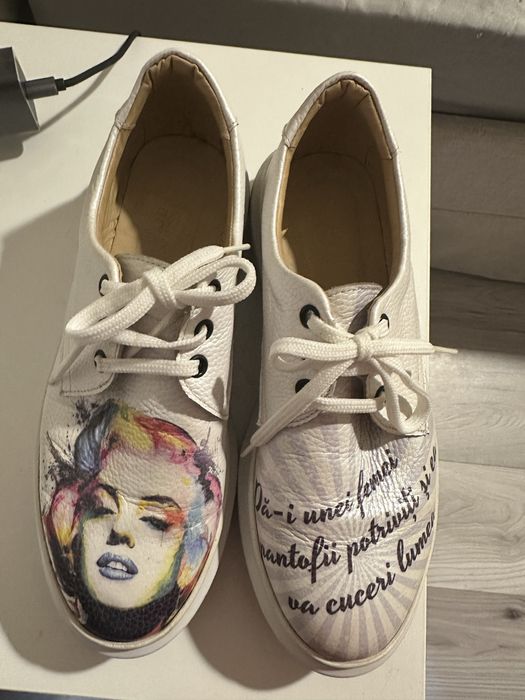 Pantofi Marilyn Monroe