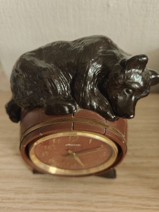 Часы "Медведь на бочке"