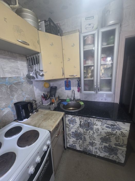 Срочно продам угловой кухонный гарнитур