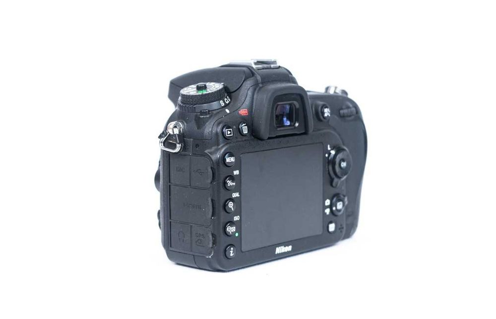 Nikon D7100 - BODY - DSLR - 103.000 de cadre