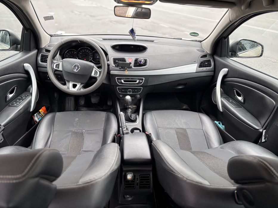 Vând Renault  Fluence.