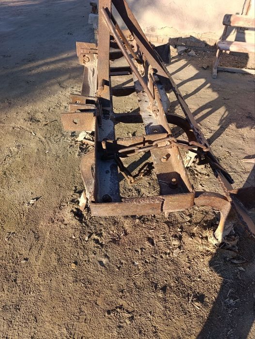 Traktor T-28 sotiladi