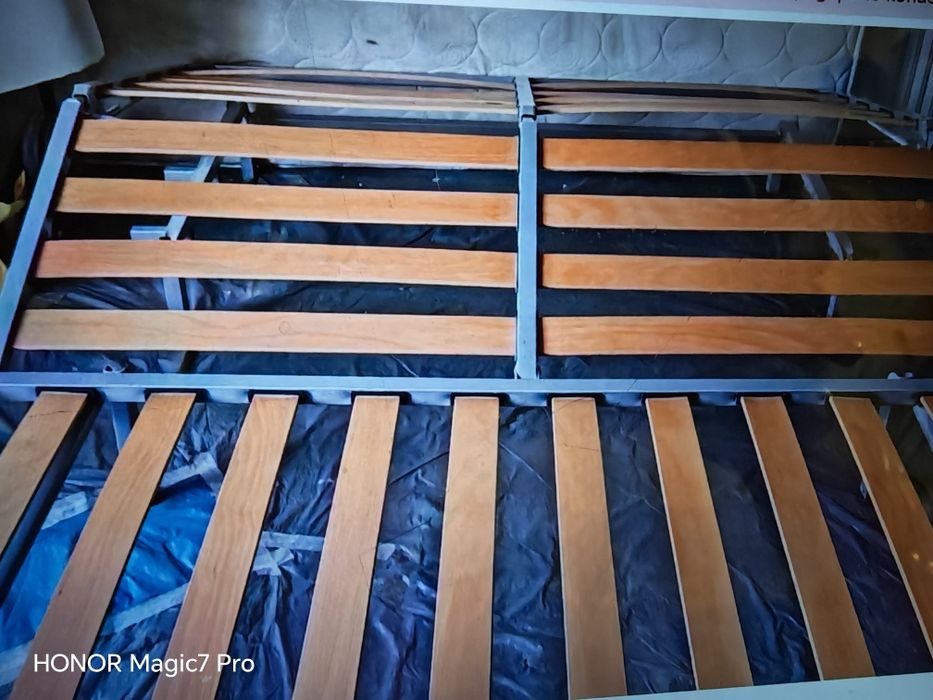 Диван който се трансформира на легло.