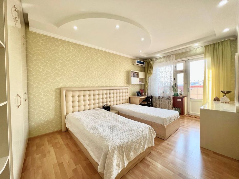 5 ком на Улице Ойбек Центр Города