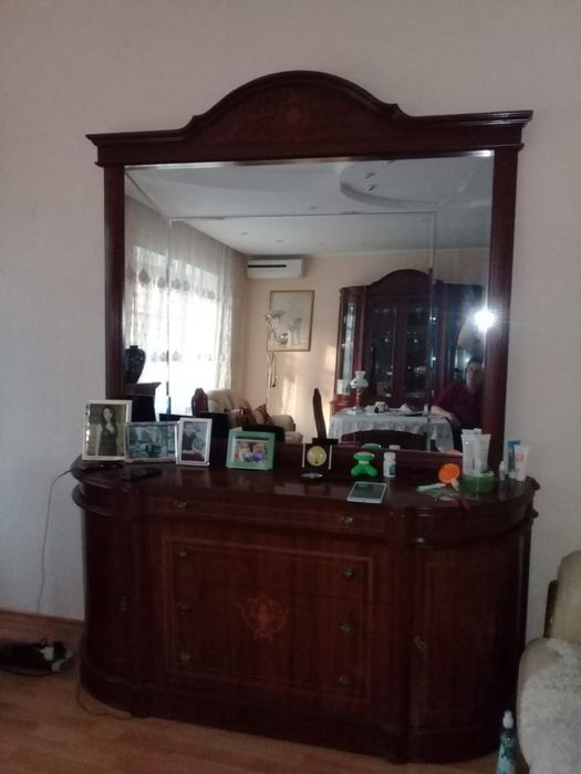 Продам комод с большим зеркалом
