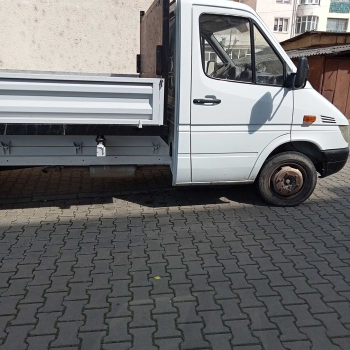Vând Mercedes sprinter