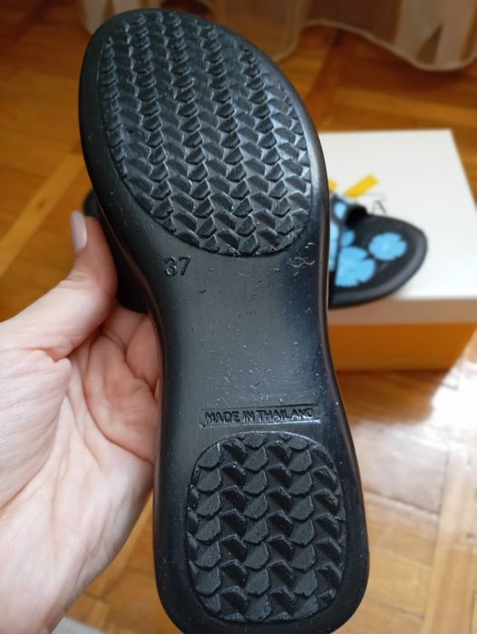 Шлепанцы женские